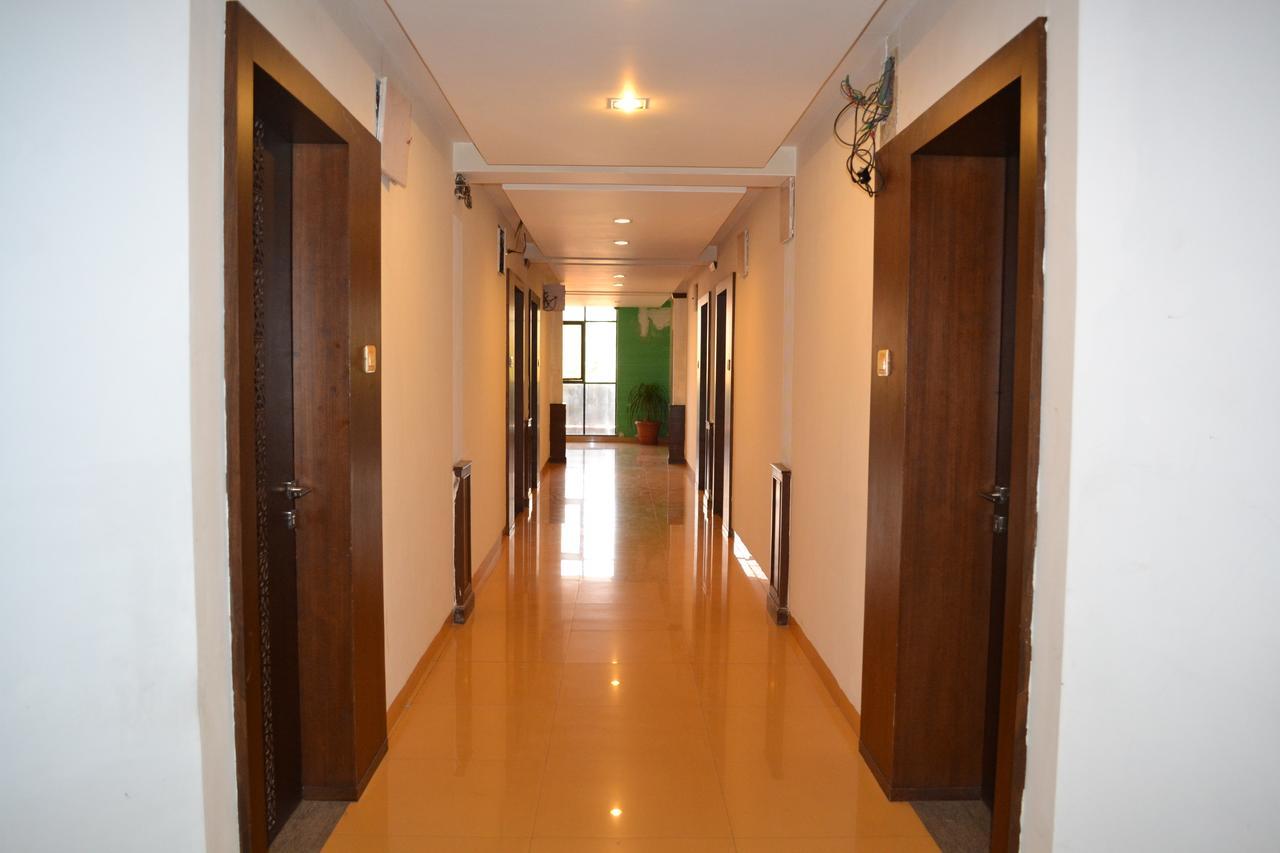 Hotel Ashish International Bhilai Buitenkant foto